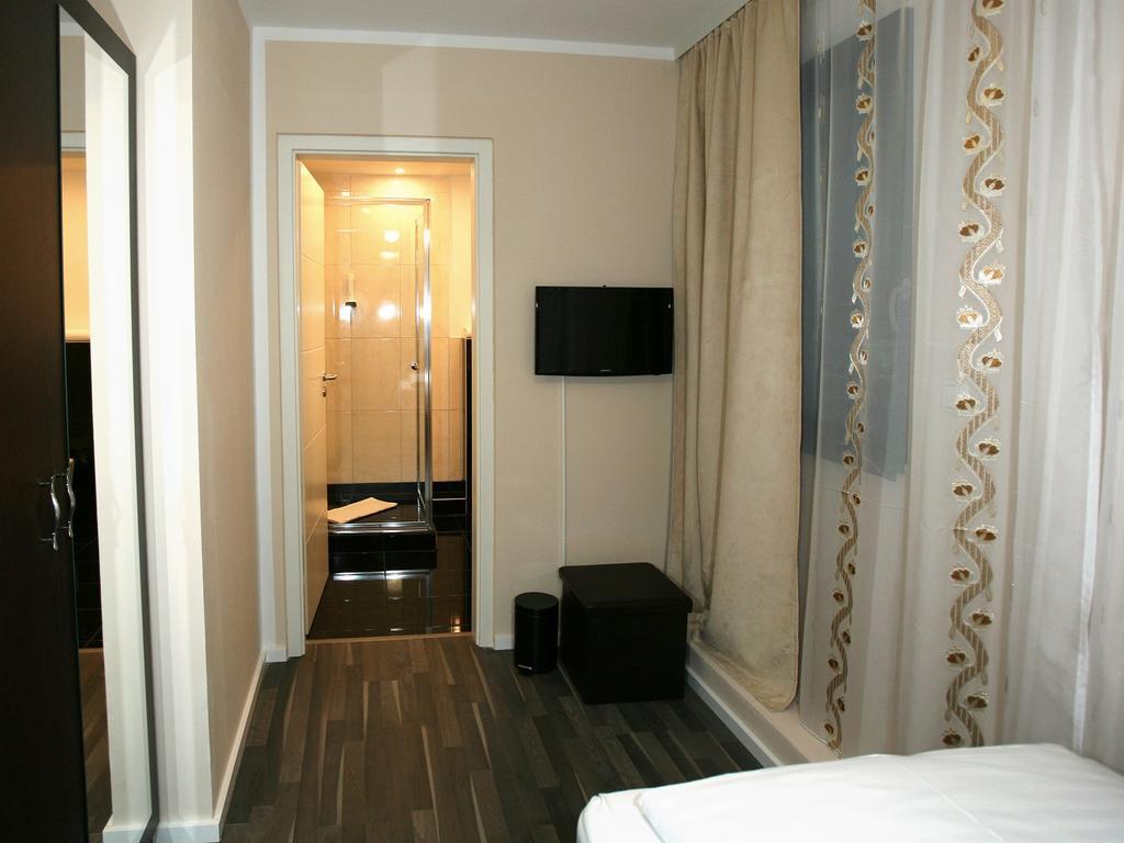 Gastehaus-Offenbach Guest House Exterior photo